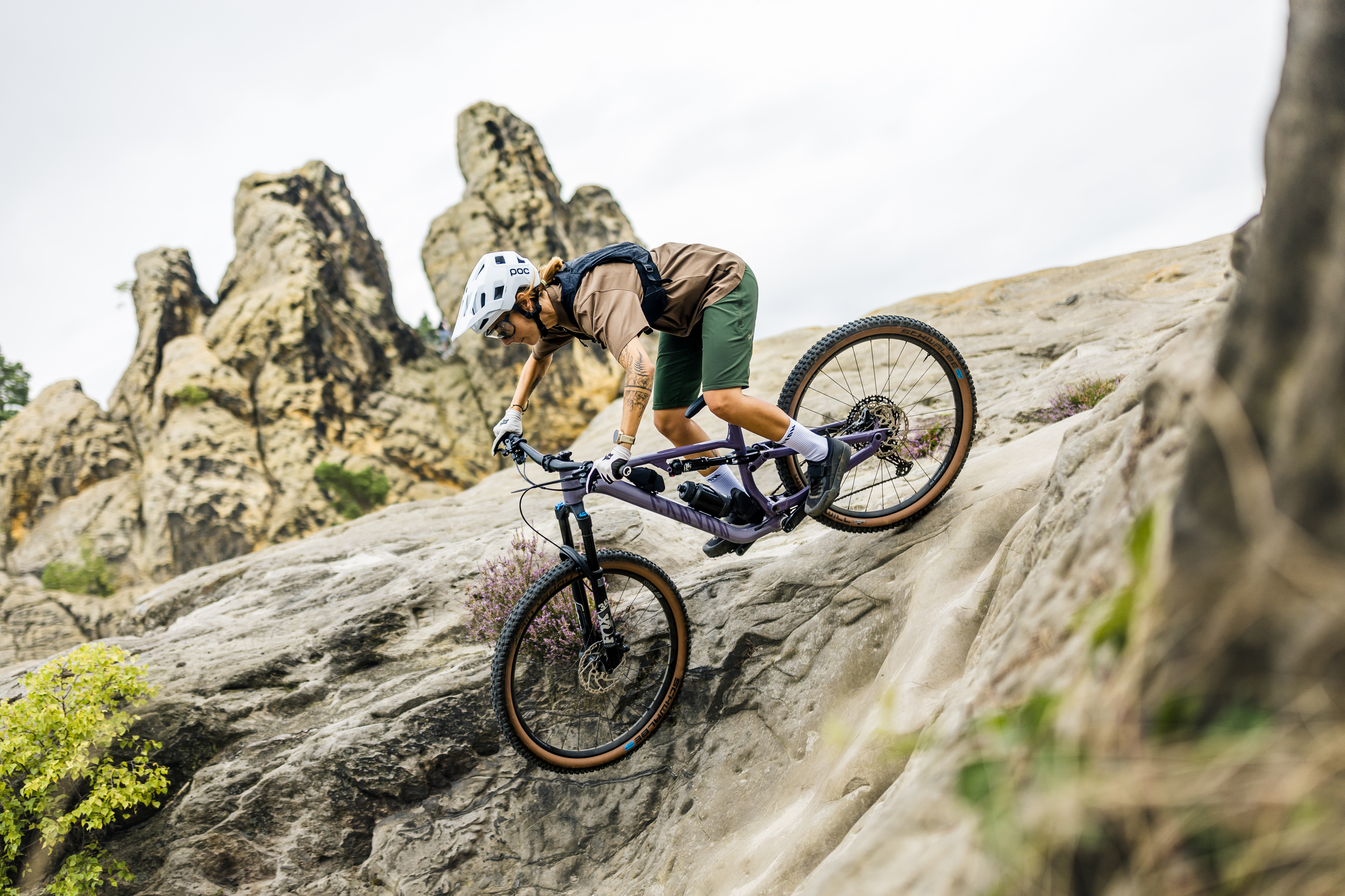 Canyon refreshes Neuron with updated components and snazzy colourways